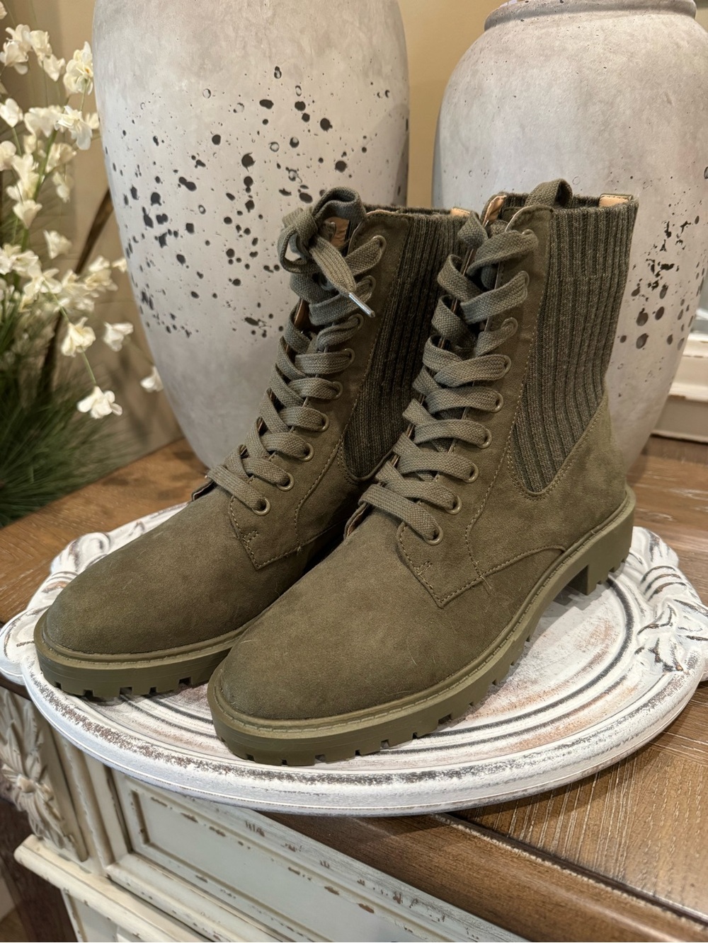 Women’s Olive Green Lace-Up Ribbed Ankle Boots